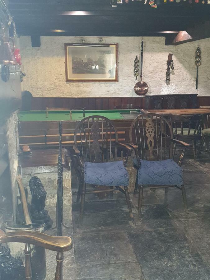 The Old Red Lion Hotel Bruton Exterior foto